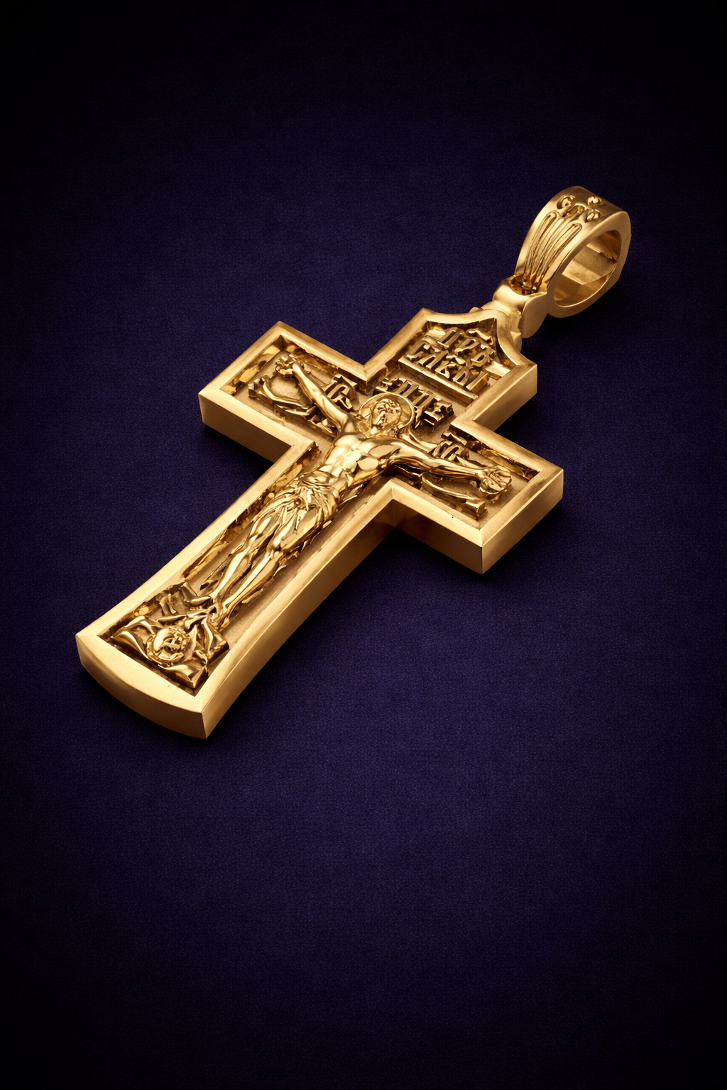 NOBLIS — Cross 4. Bijuterie lucrată manual în Chișinău, finisaj premium, livrare în toată Moldova.