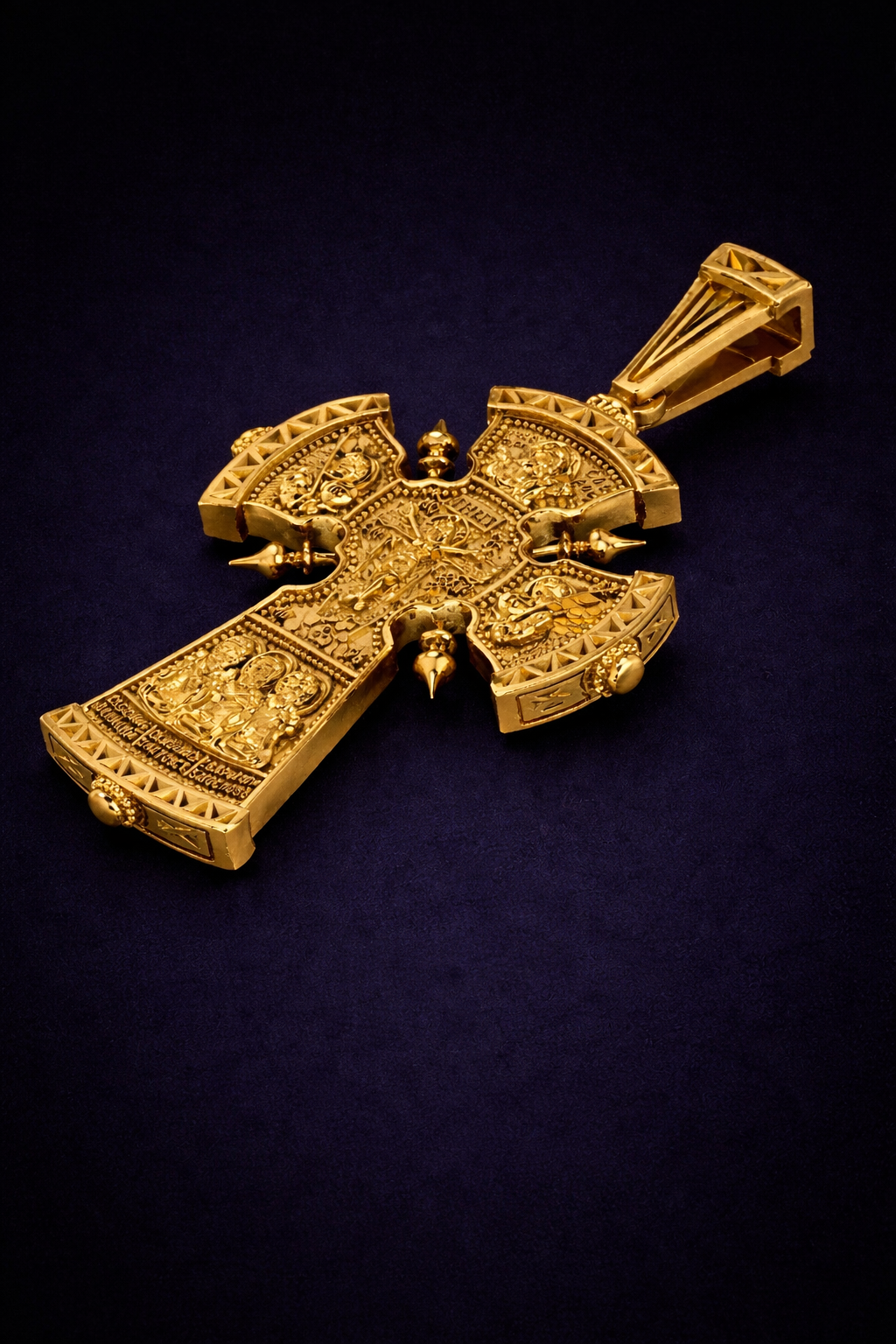 NOBLIS — Cross 33. Bijuterie lucrată manual în Chișinău, finisaj premium, livrare în toată Moldova.