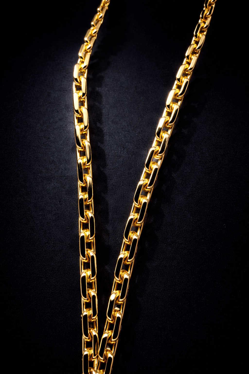 NOBLIS — Chains & Bracelets 12. Bijuterie lucrată manual în Chișinău, finisaj premium, livrare în toată Moldova.