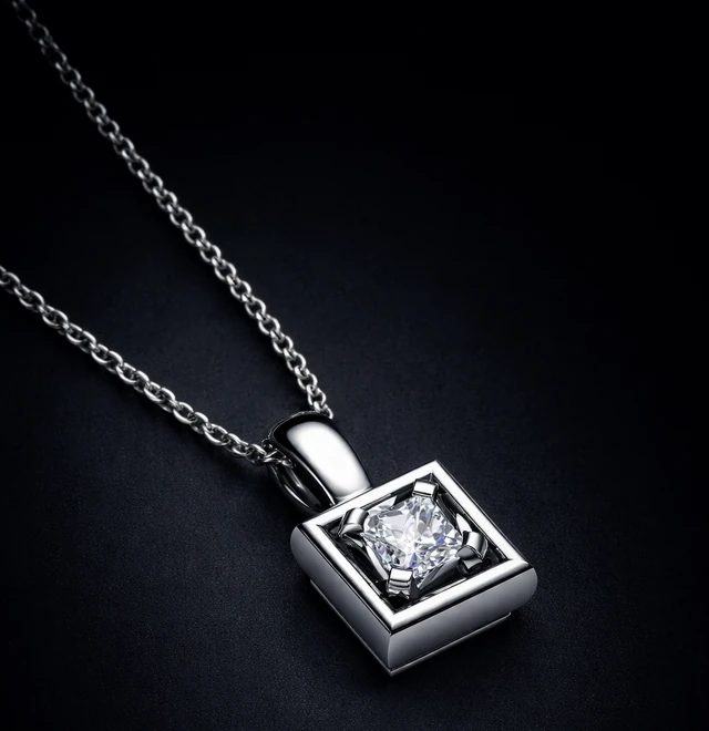 Pendant Seren — an individually crafted NOBLIS creation.