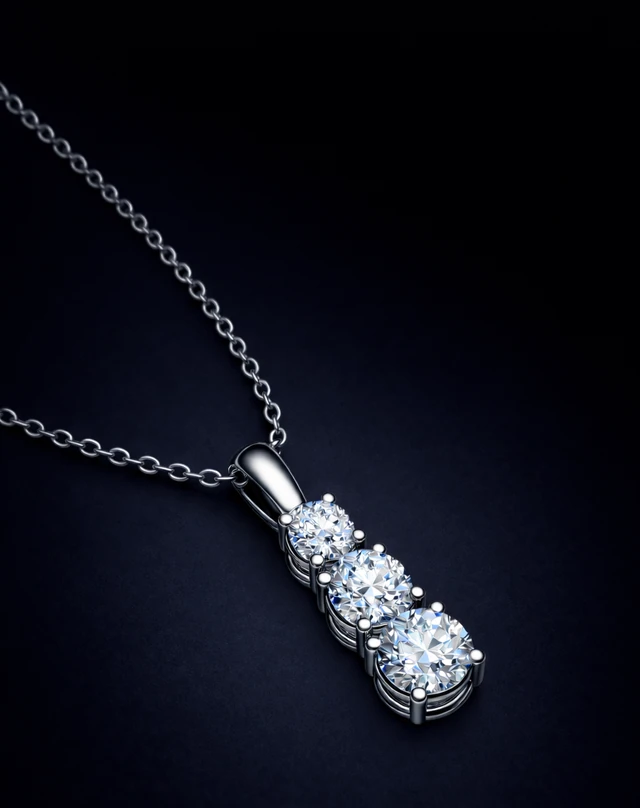 Pendant Celeste — an individually crafted NOBLIS creation.