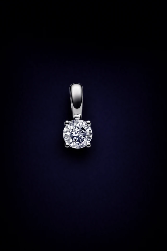 Pendant Aria — an individually crafted NOBLIS creation.